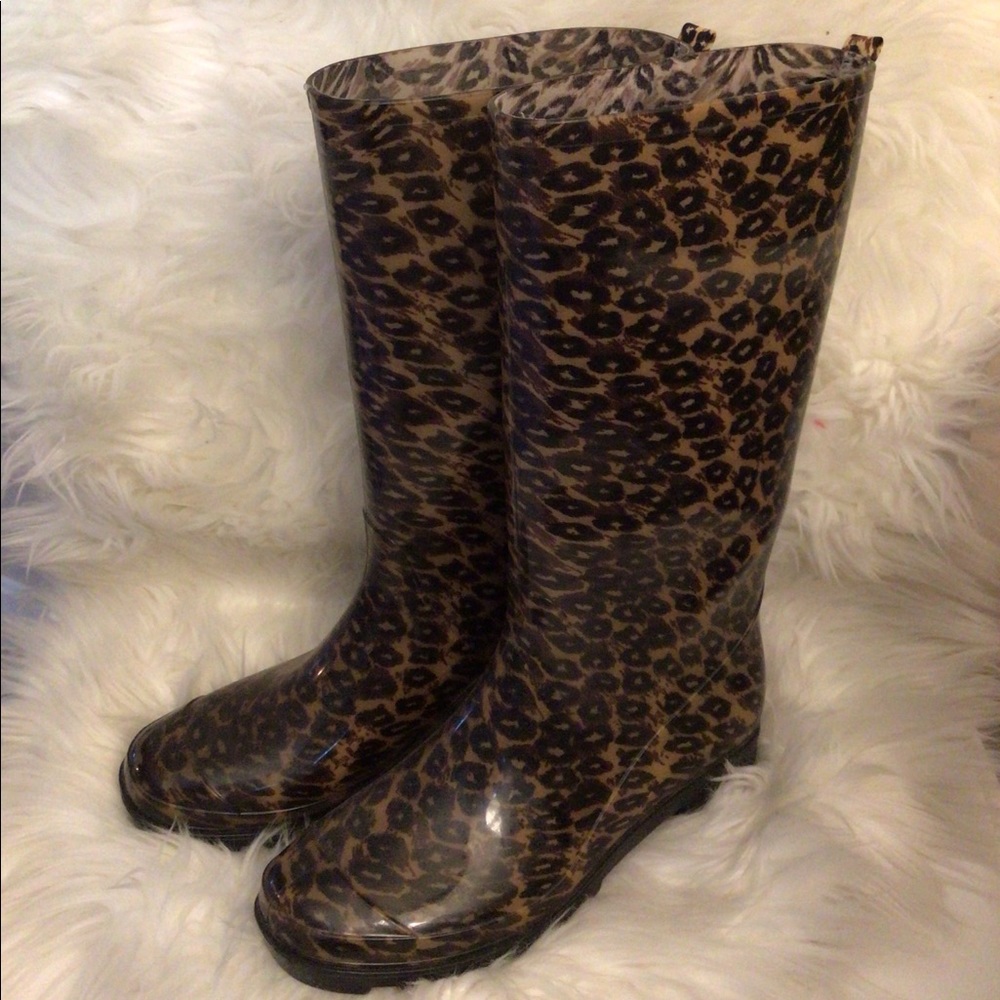 Capelli Leopard print rain boots.